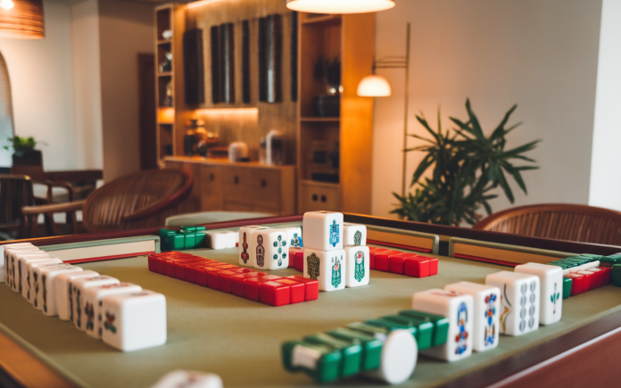 Découvrir le mahjong entre ivoire et bambou : quand tradition rencontre esthétisme moderne